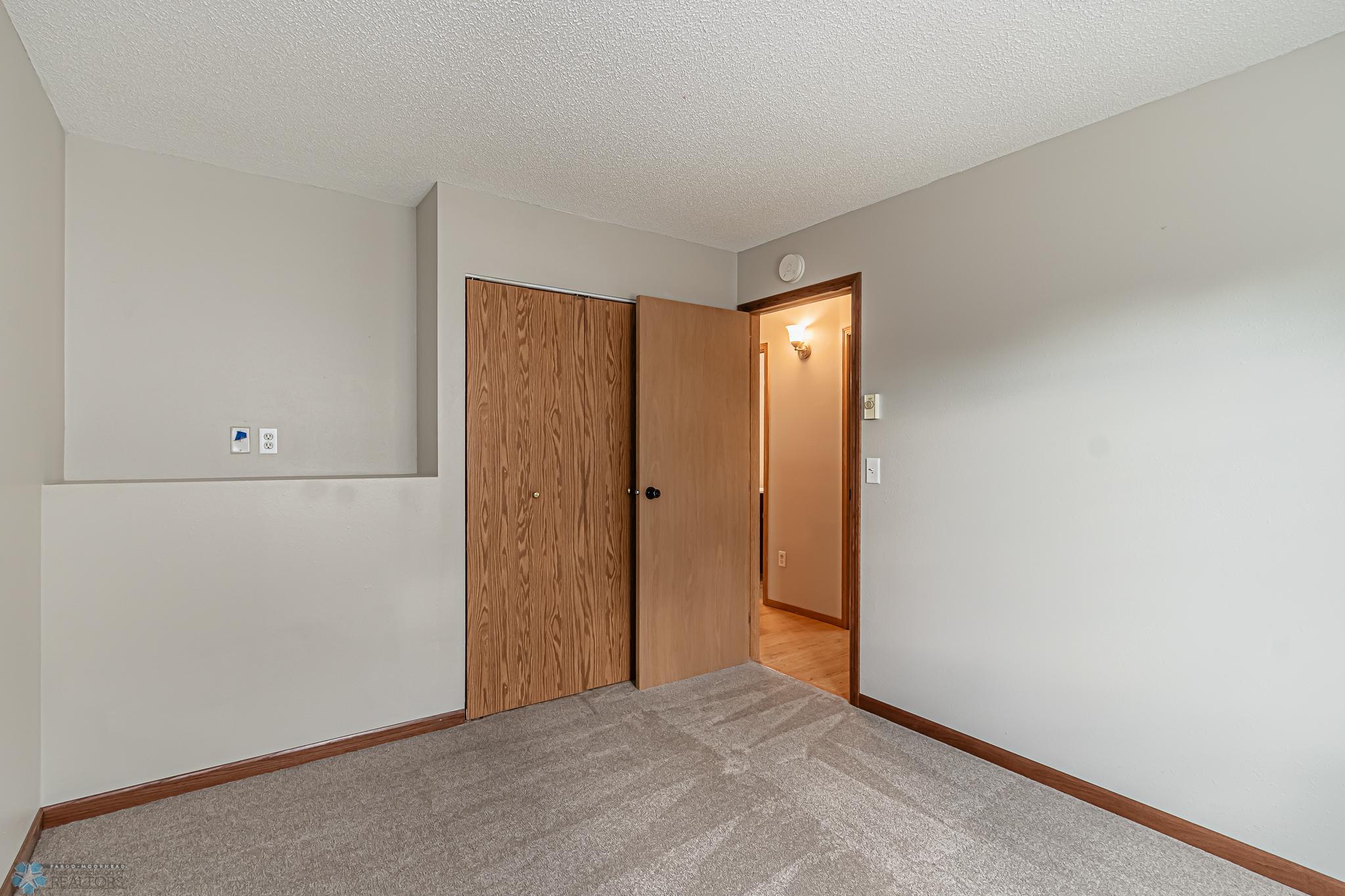 1815 56th Ave S, Fargo, ND-14.jpg