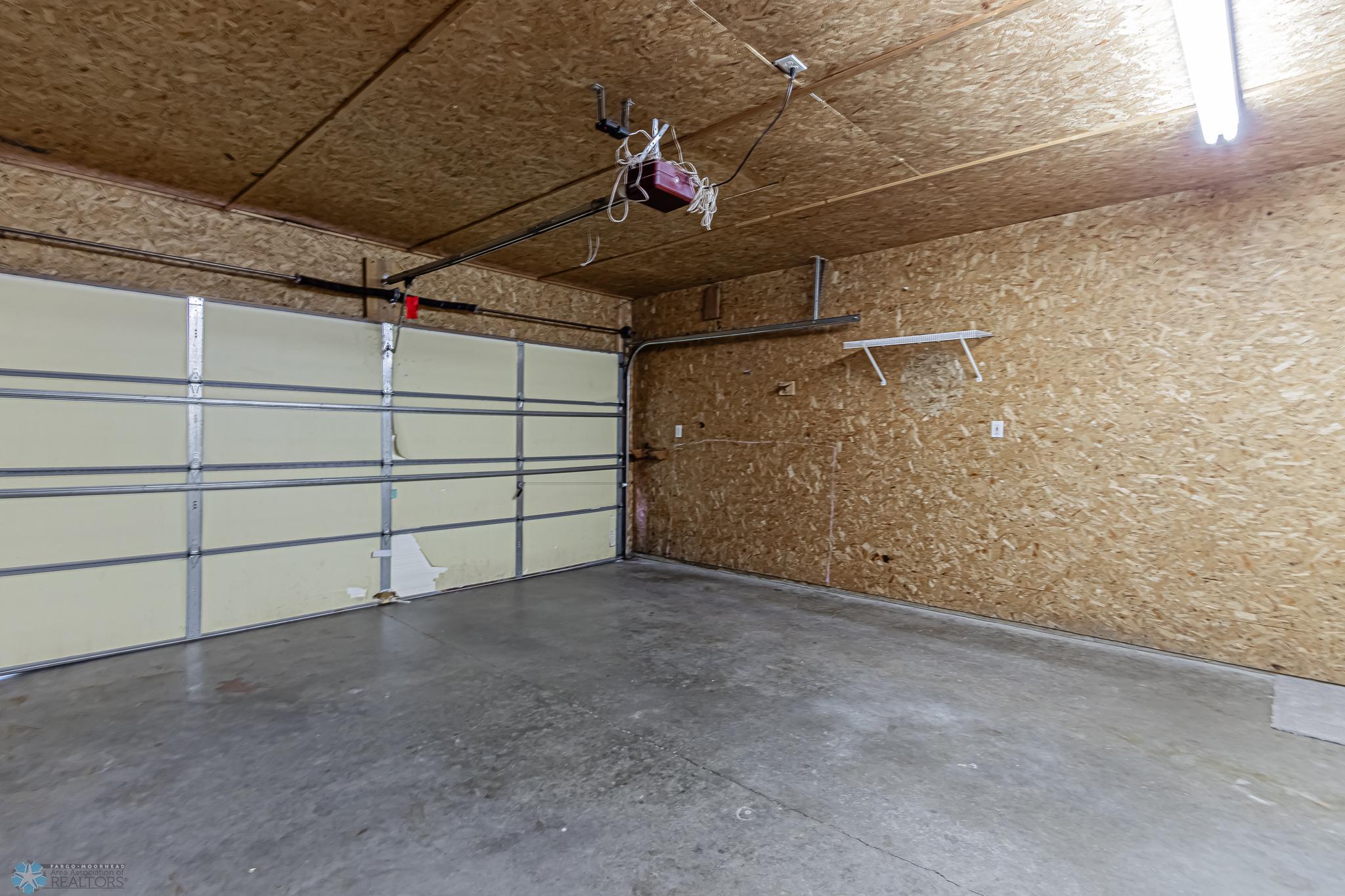 1815 56th Ave S, Fargo, ND-06.jpg