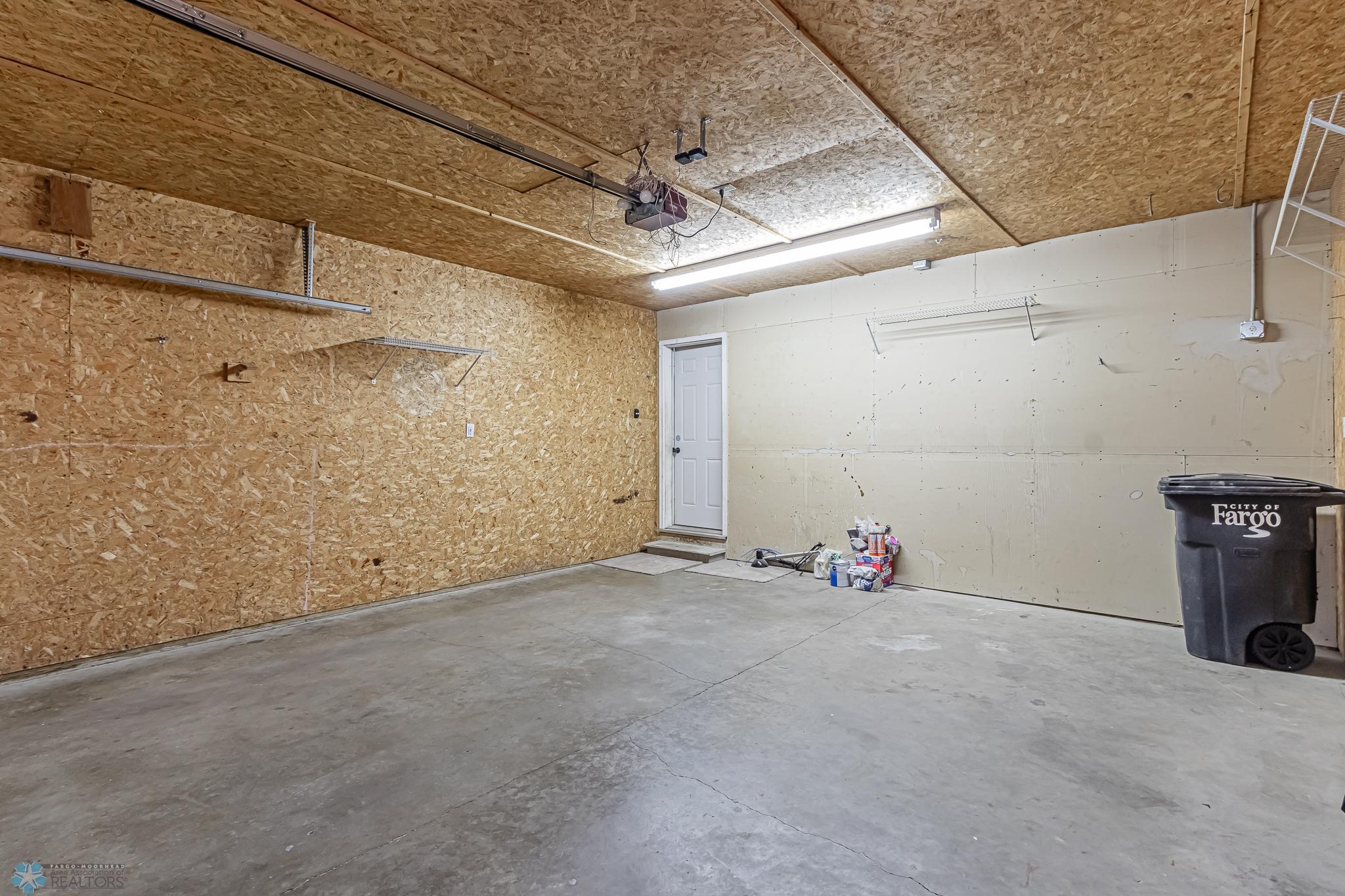 1815 56th Ave S, Fargo, ND-05.jpg