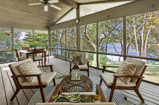 Screened in Porch for peaceful relaxation while enjoying the lake views