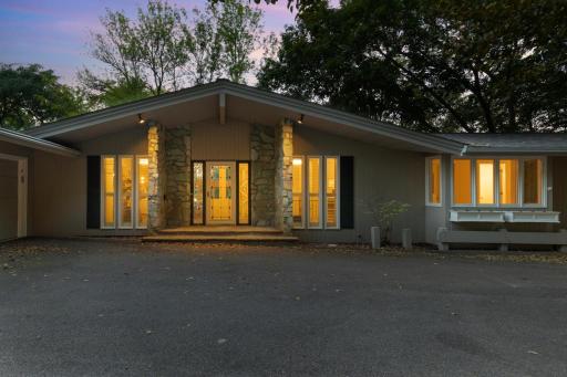 5630 Christmas Lake Point, Excelsior, MN 55331