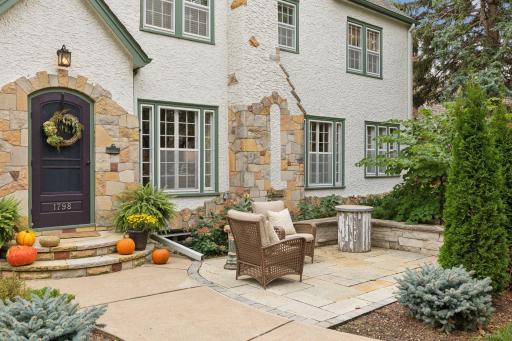 1798 Pinehurst Avenue, Saint Paul, MN 55116