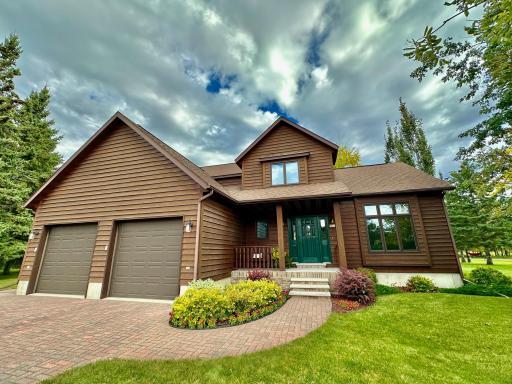 312 Oakdale Court NE, Warroad, MN 56763