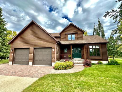 312 Oakdale Court NE, Warroad, MN 56763