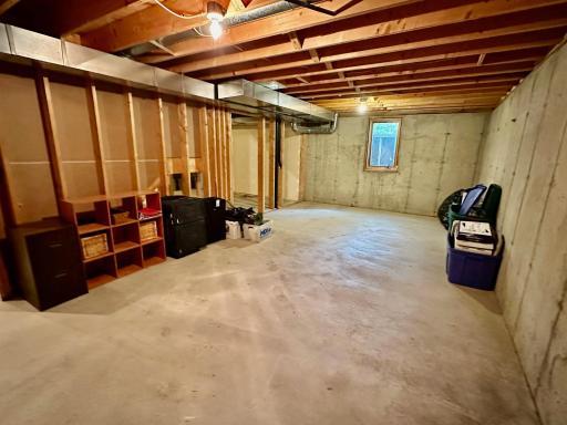 312 Oakdale Court NE, Warroad, MN 56763