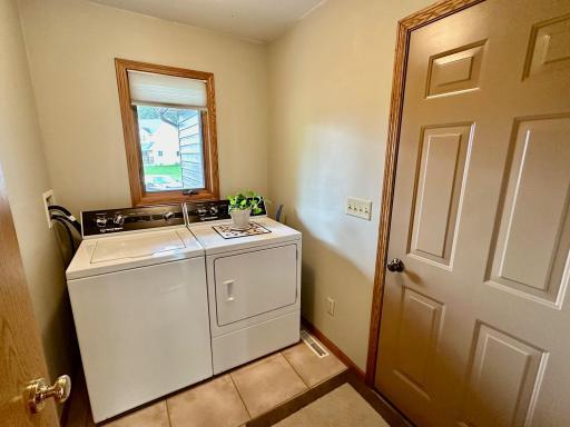 312 Oakdale Court NE, Warroad, MN 56763