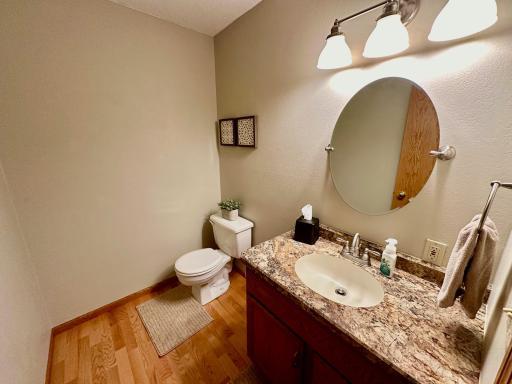312 Oakdale Court NE, Warroad, MN 56763