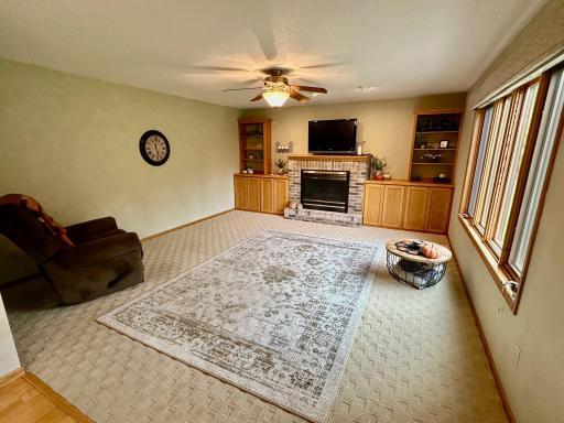 312 Oakdale Court NE, Warroad, MN 56763