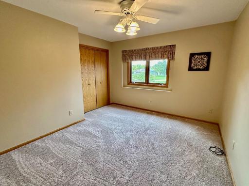 312 Oakdale Court NE, Warroad, MN 56763