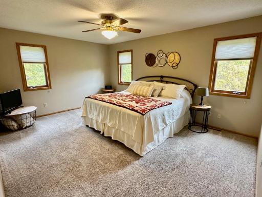 312 Oakdale Court NE, Warroad, MN 56763
