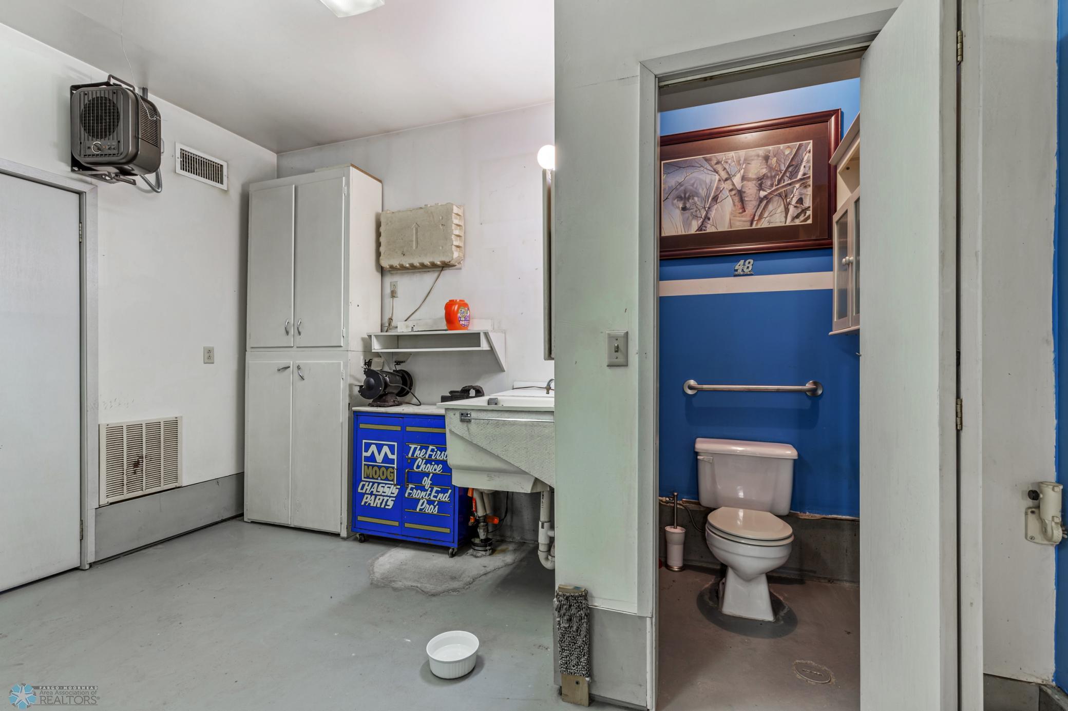 Bathroom & Sink
