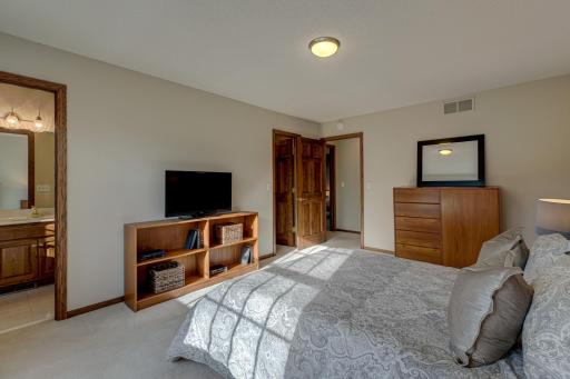 1 Lawton Lane, Saint Paul, MN 55127