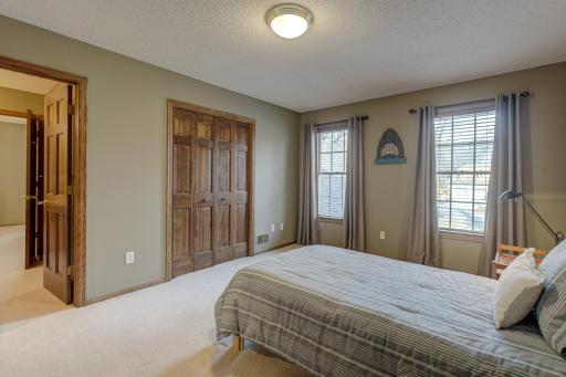 1 Lawton Lane, Saint Paul, MN 55127