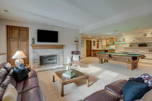 1 Lawton Lane, Saint Paul, MN 55127