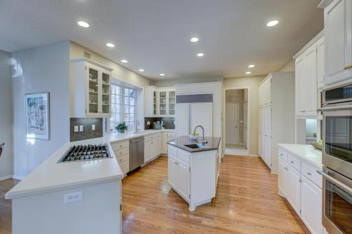 1 Lawton Lane, Saint Paul, MN 55127
