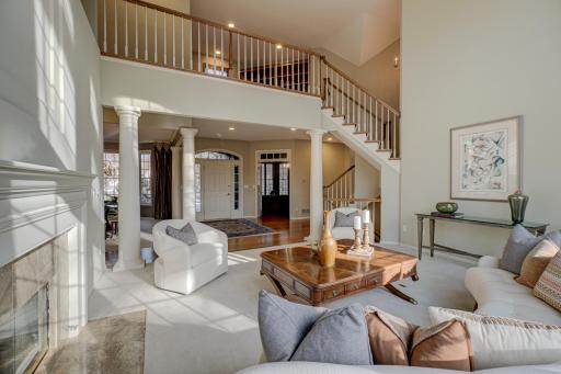 1 Lawton Lane, Saint Paul, MN 55127