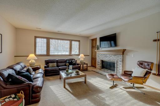 1 Lawton Lane, Saint Paul, MN 55127