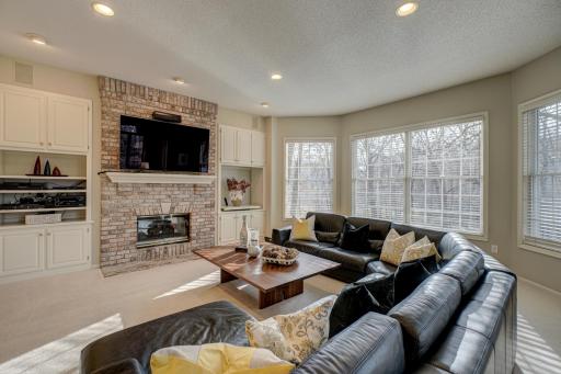 1 Lawton Lane, Saint Paul, MN 55127