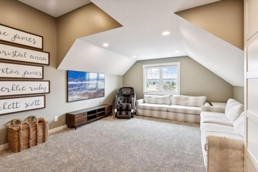 7792 Prairie Grass Pass, Prior Lake, MN 55372