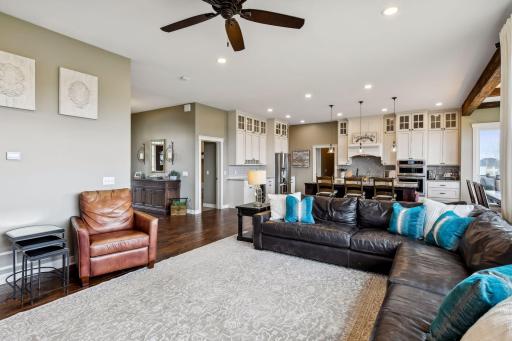 7792 Prairie Grass Pass, Prior Lake, MN 55372