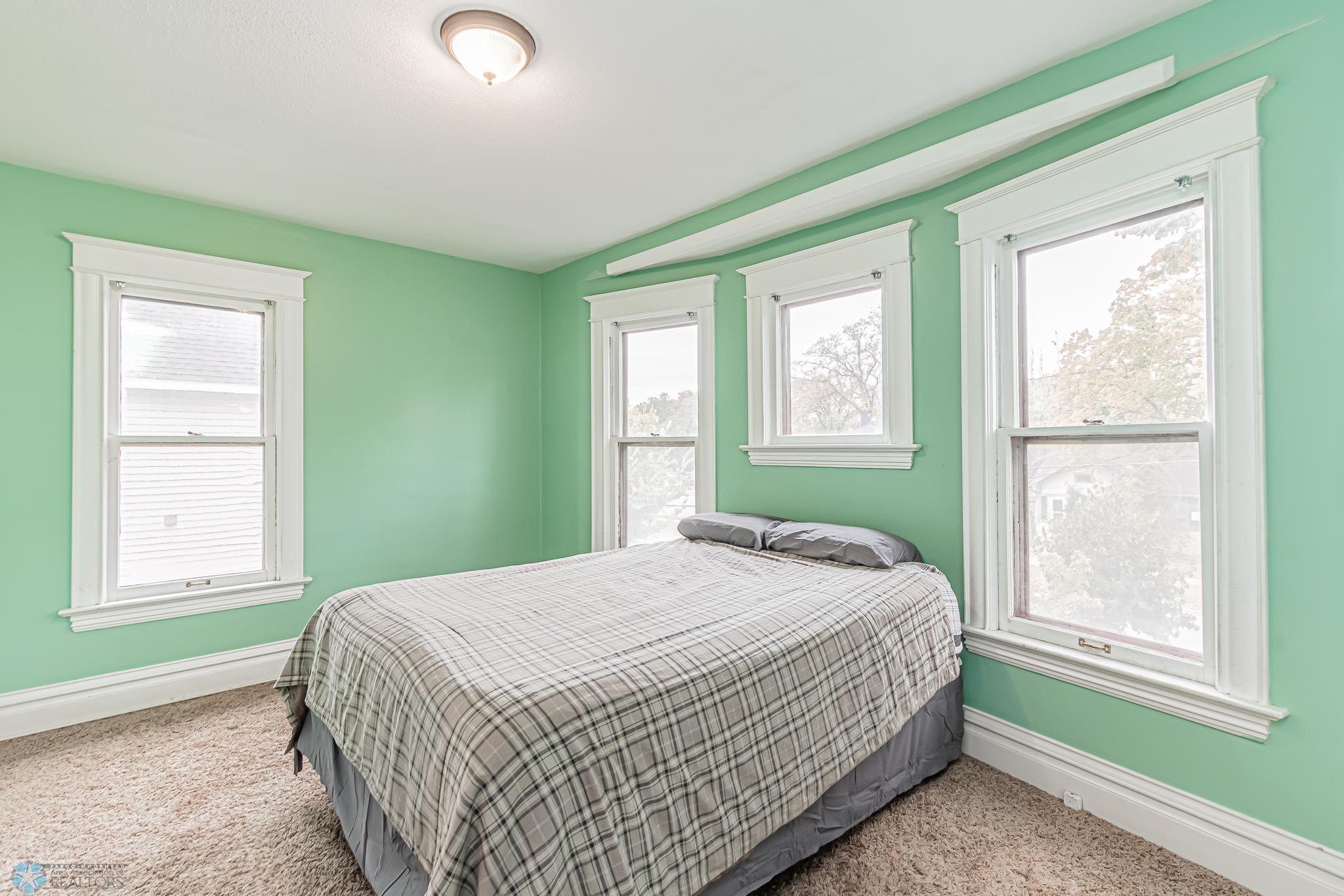 911 10th St N. Fargo, ND-45.jpg