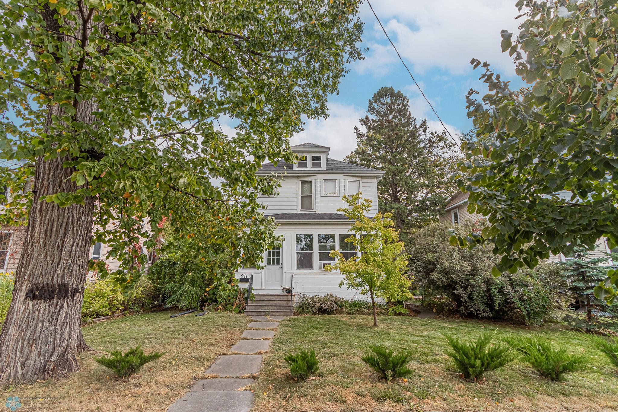 911 10th St N. Fargo, ND-03.jpg