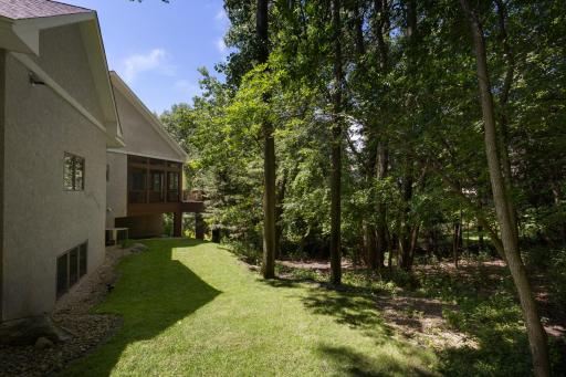 11622 Chamberlain Ct, Eden Prairie, MN 55344