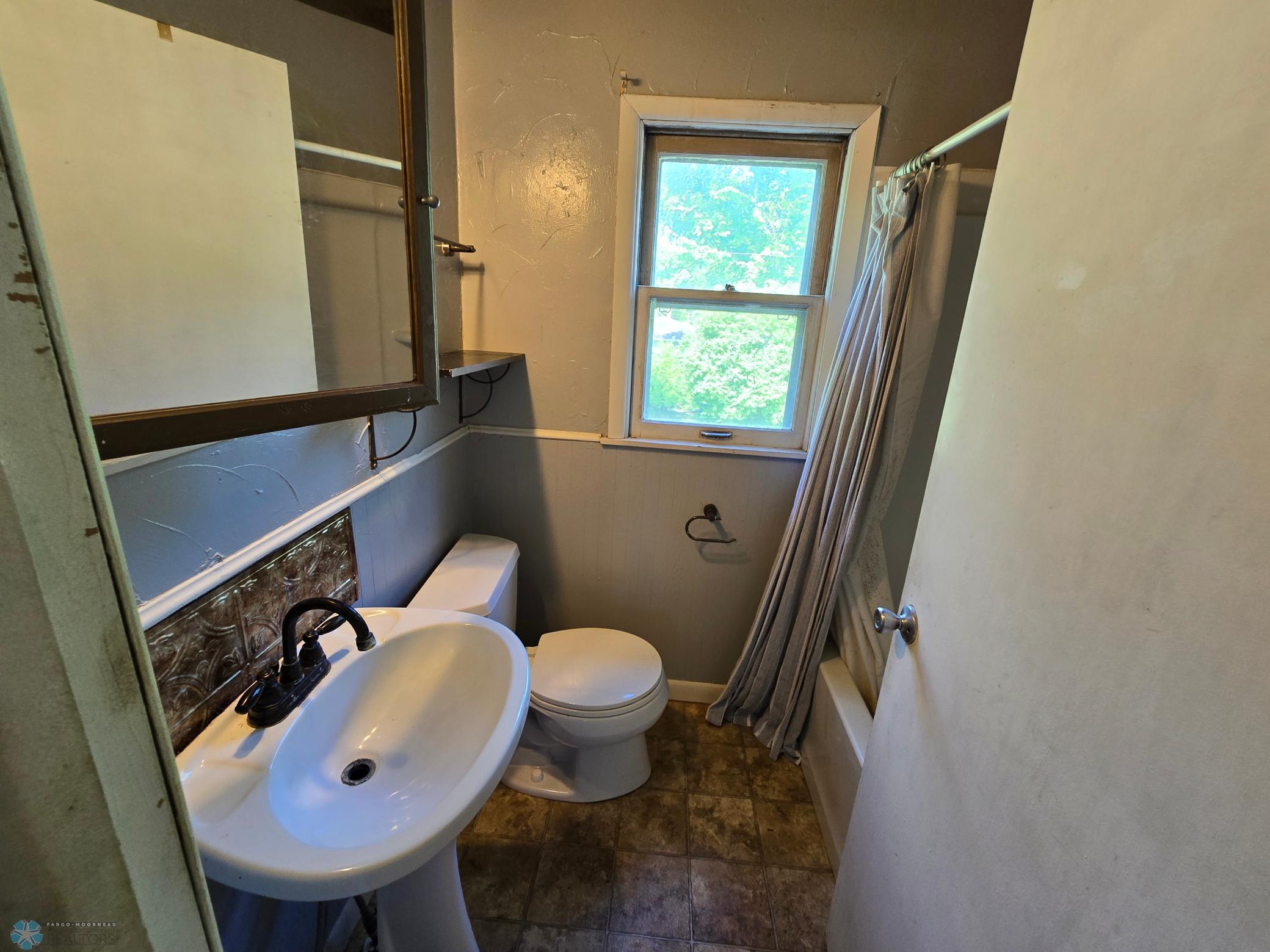 Upper bath
