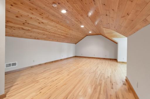 4665 Eaton Avenue SE, Delano, MN 55328