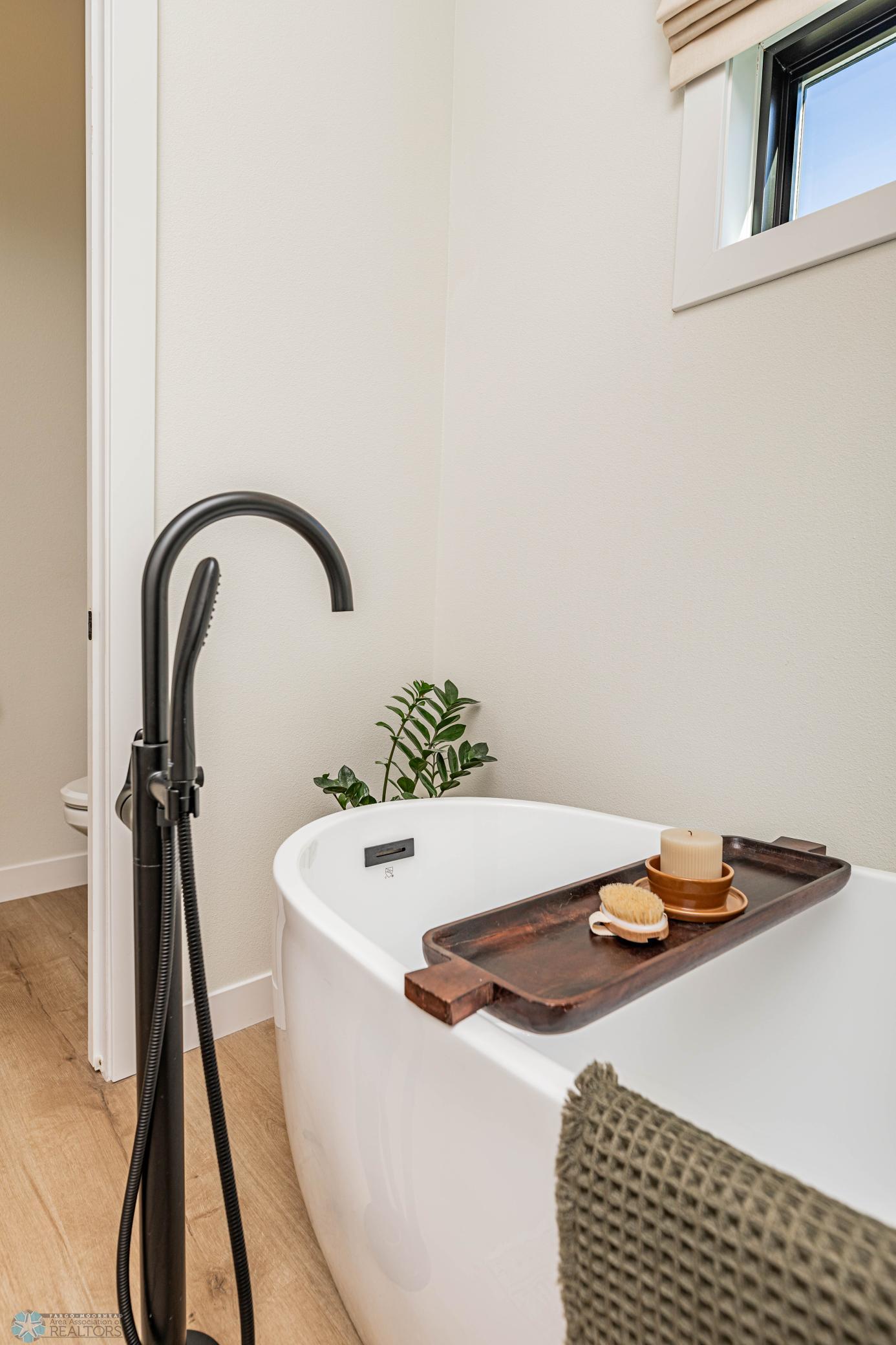 soaker tub