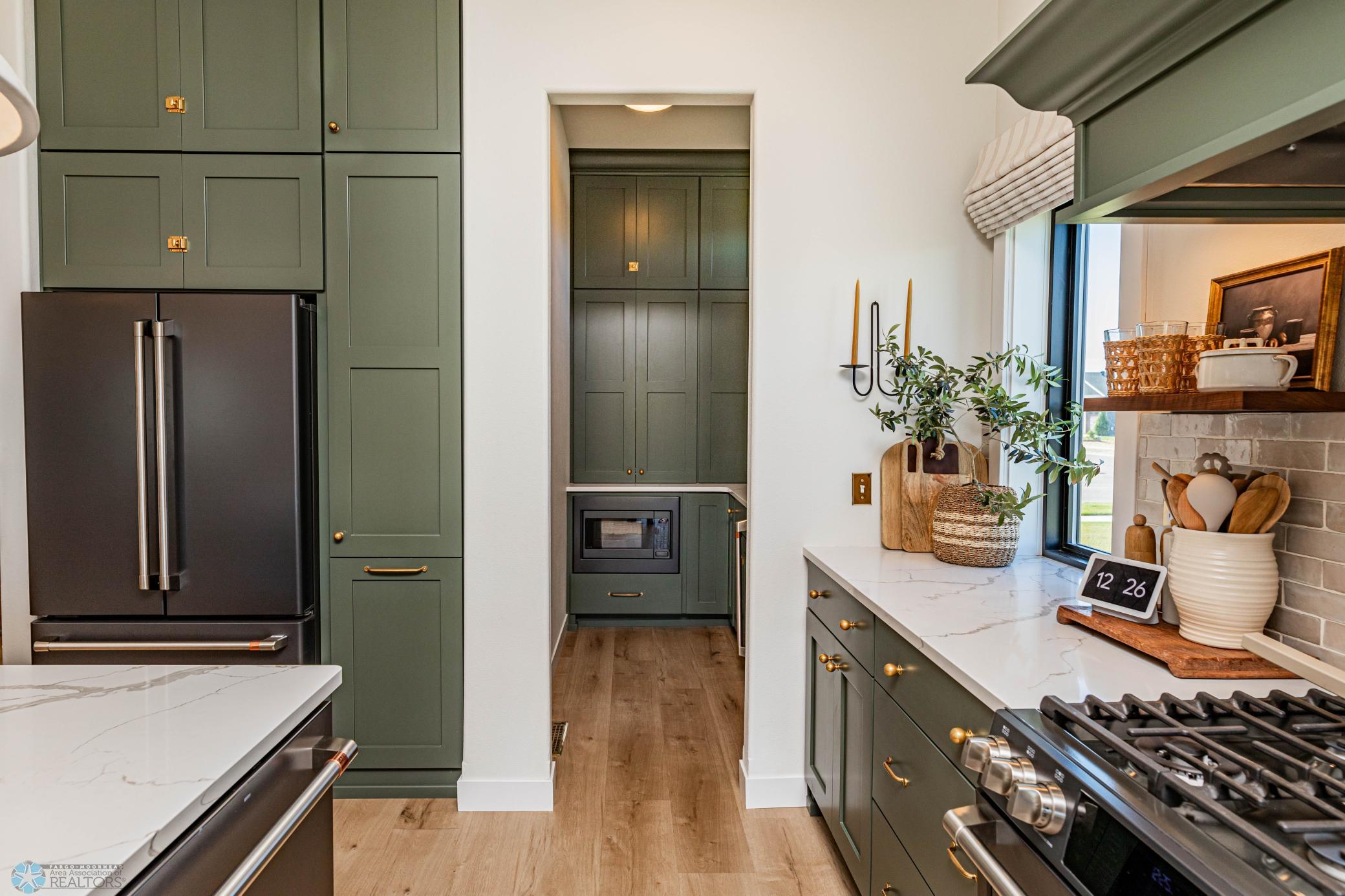 entry to butler pantry