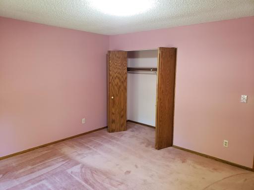 5185 SE 125th Avenue, Clear Lake, MN 55319