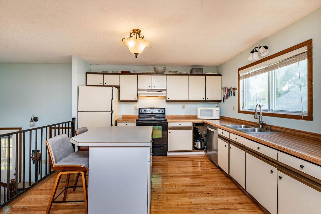 Lots of Storage in Kitchen