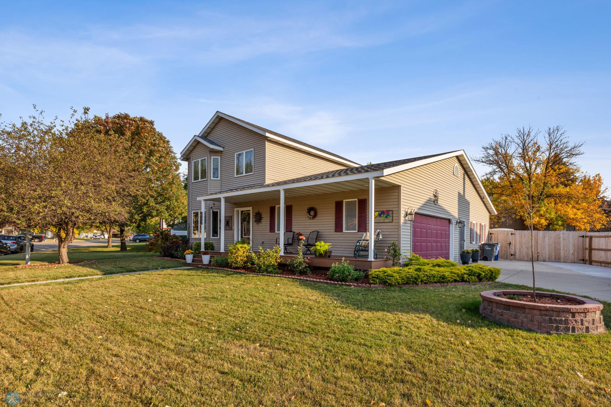Front-brand new maint. Free front porch
