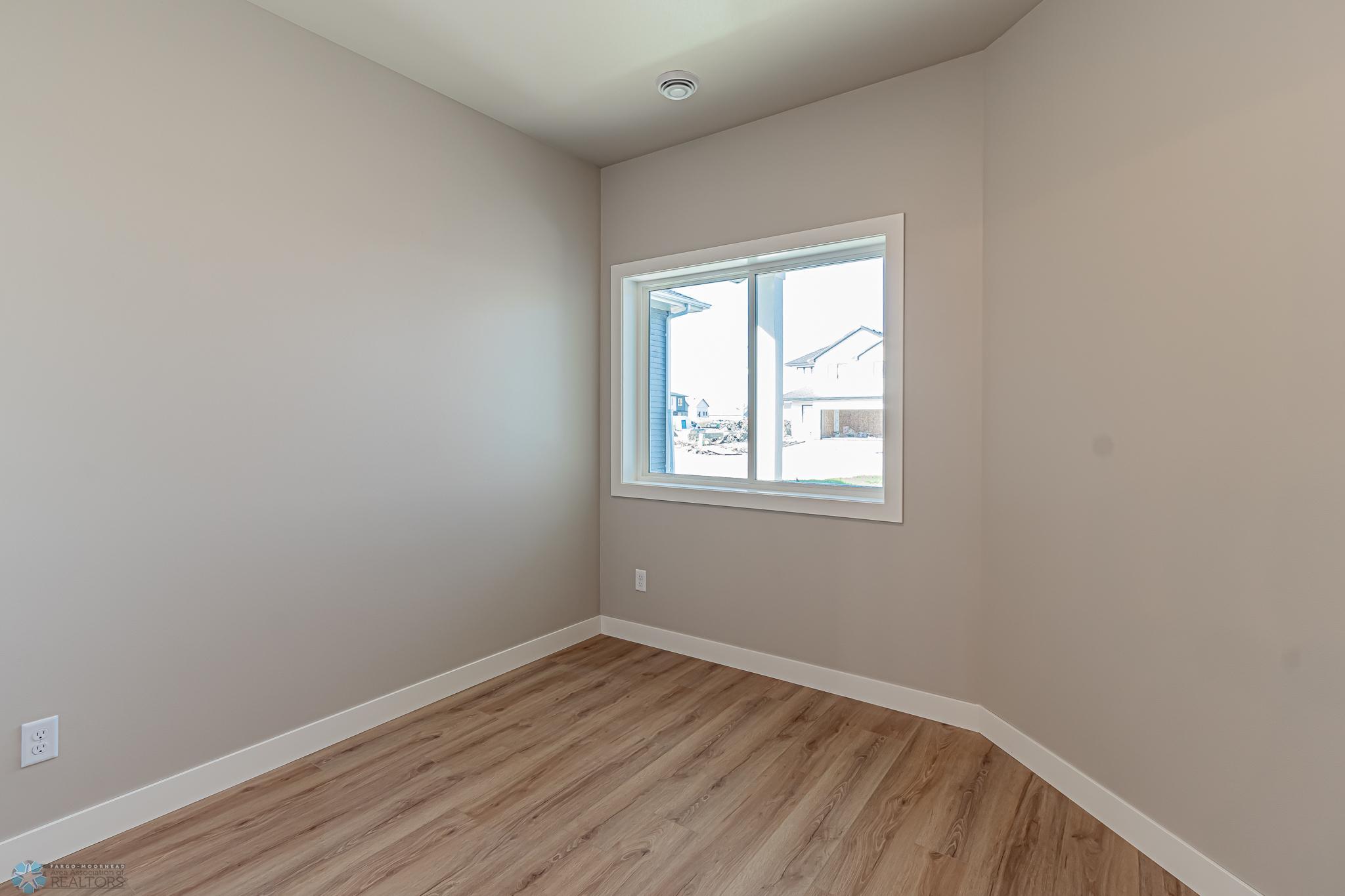 bedroom/office