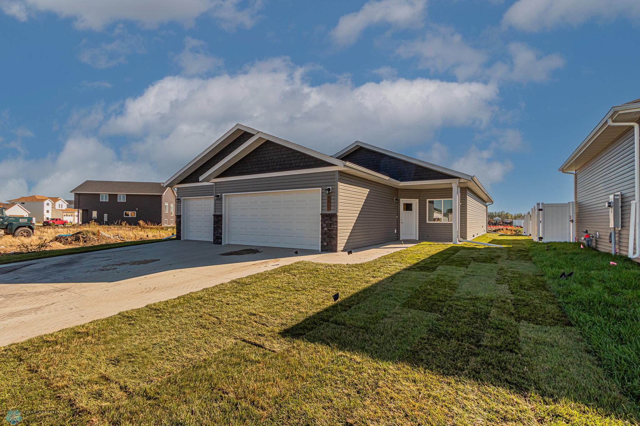 5867 Ellis Dr, West Fargo, ND-29.jpg