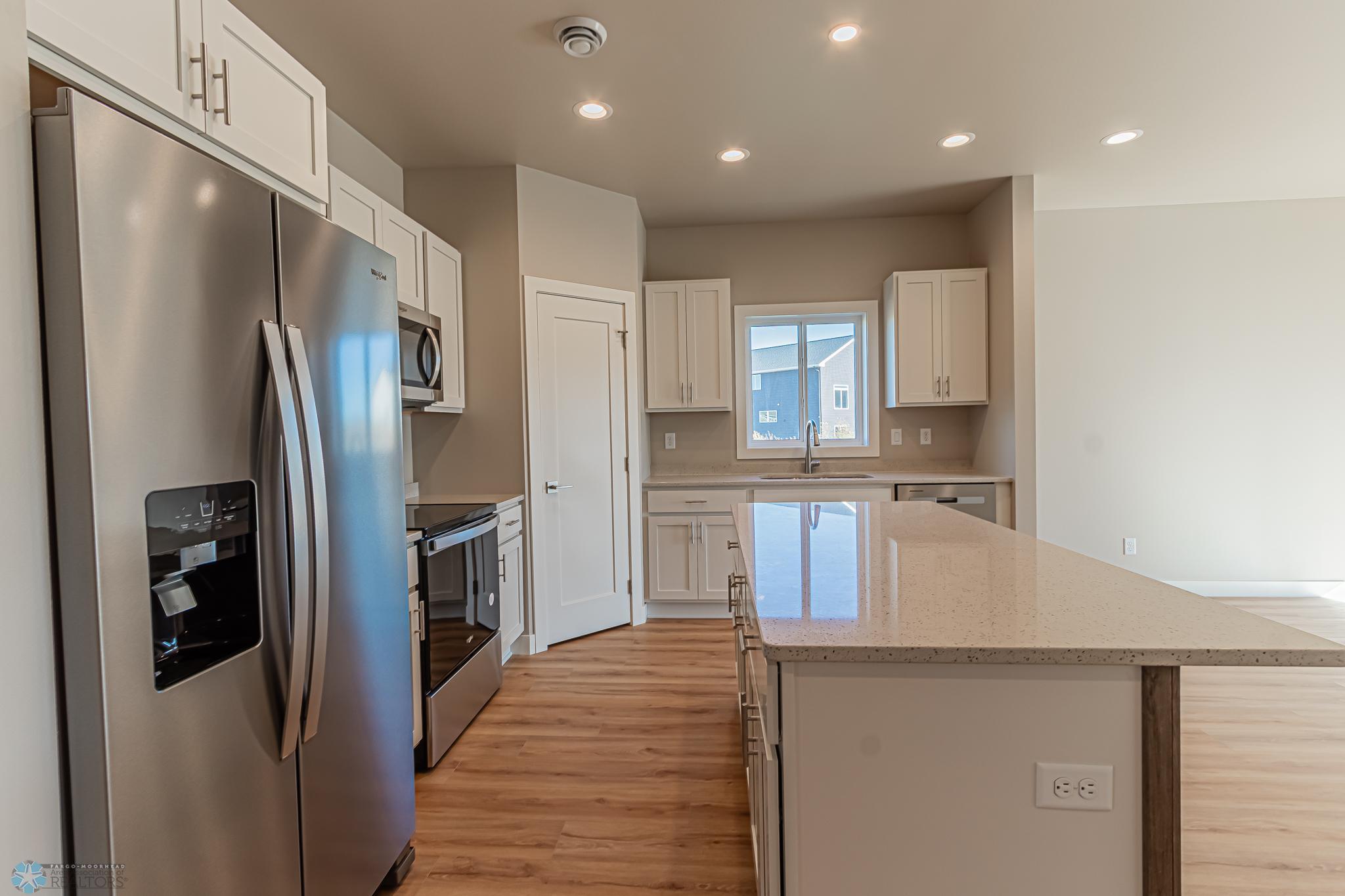 5867 Ellis Dr, West Fargo, ND-17.jpg