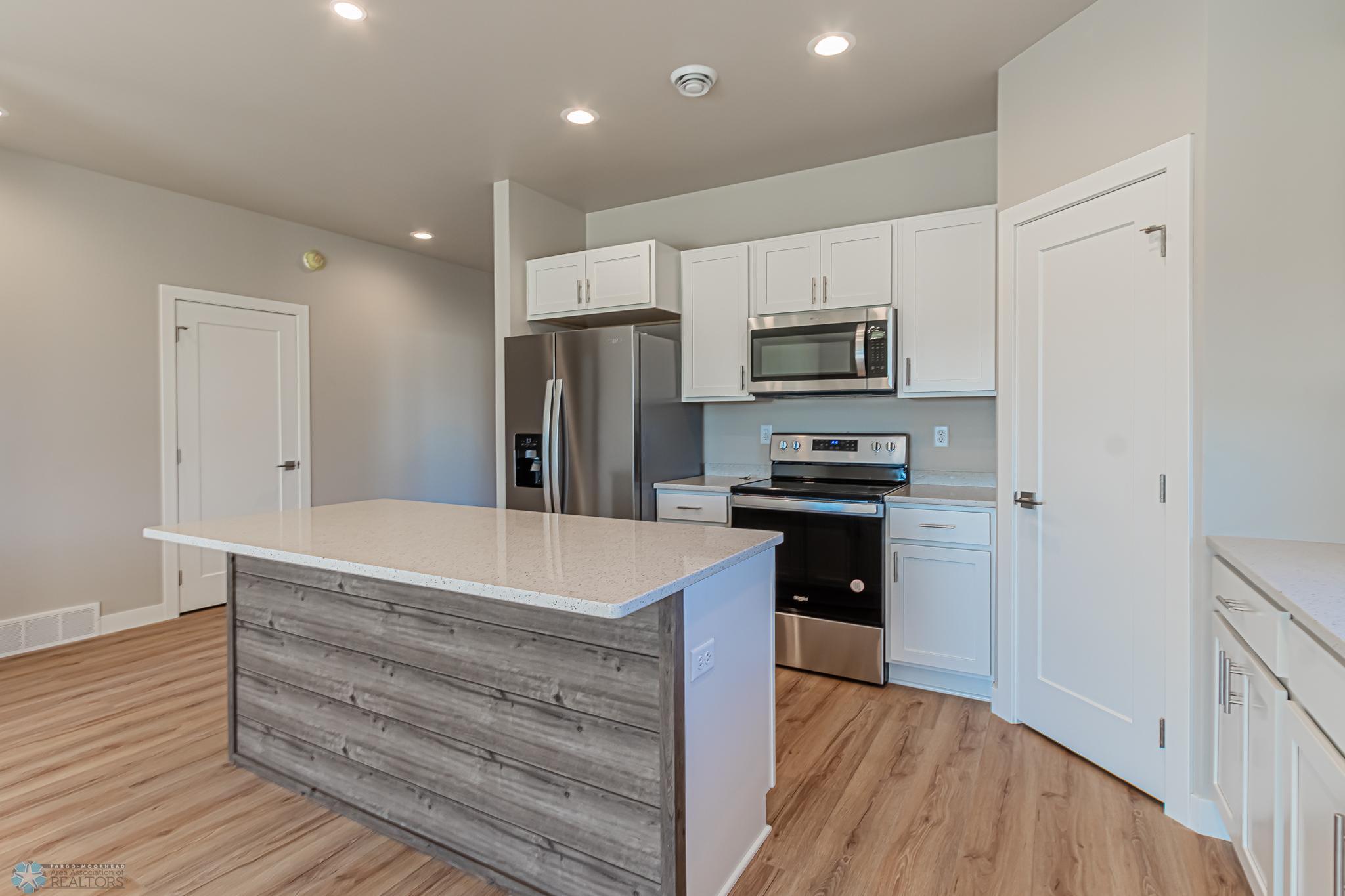 5867 Ellis Dr, West Fargo, ND-14.jpg
