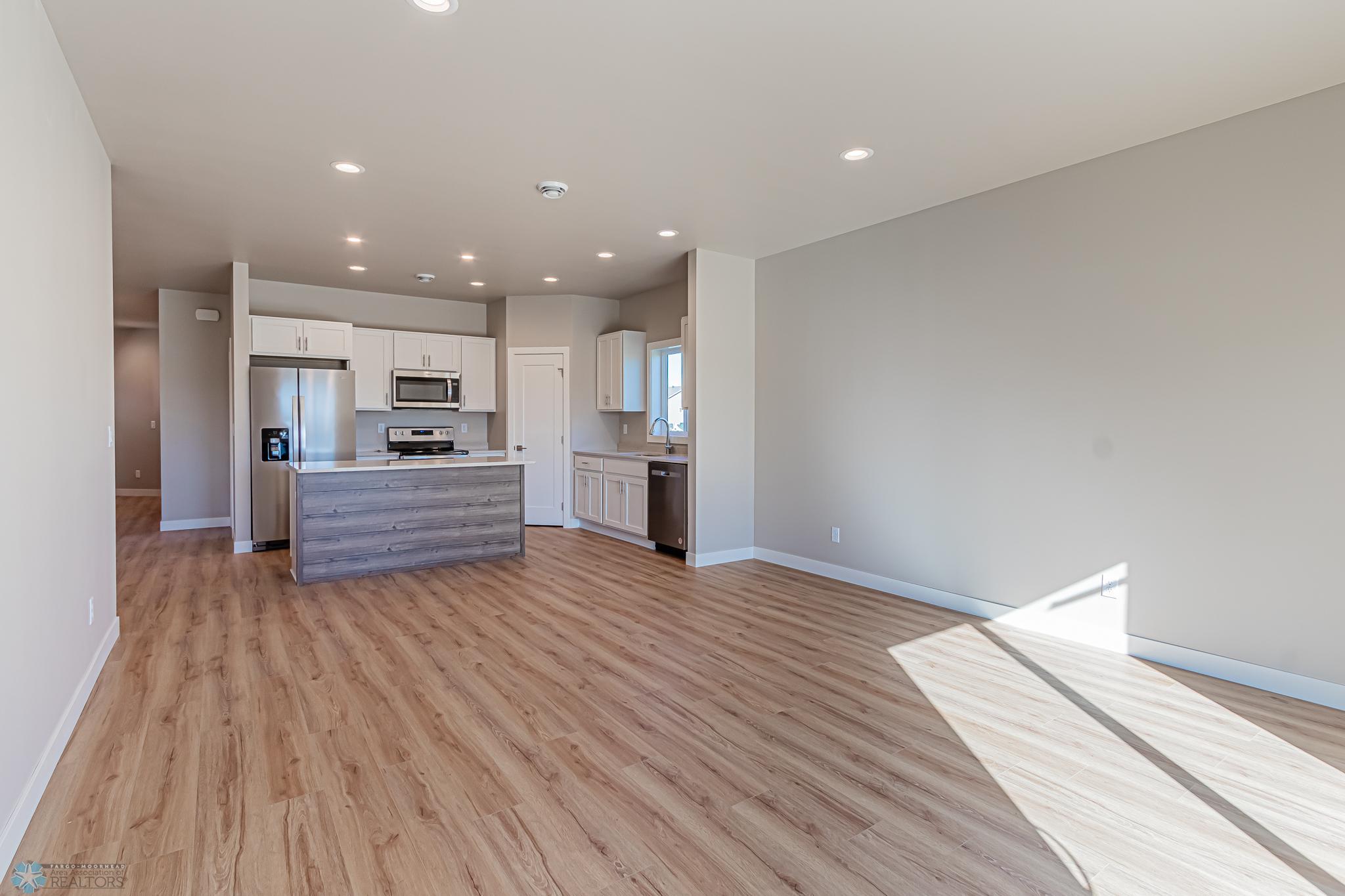 5867 Ellis Dr, West Fargo, ND-09.jpg