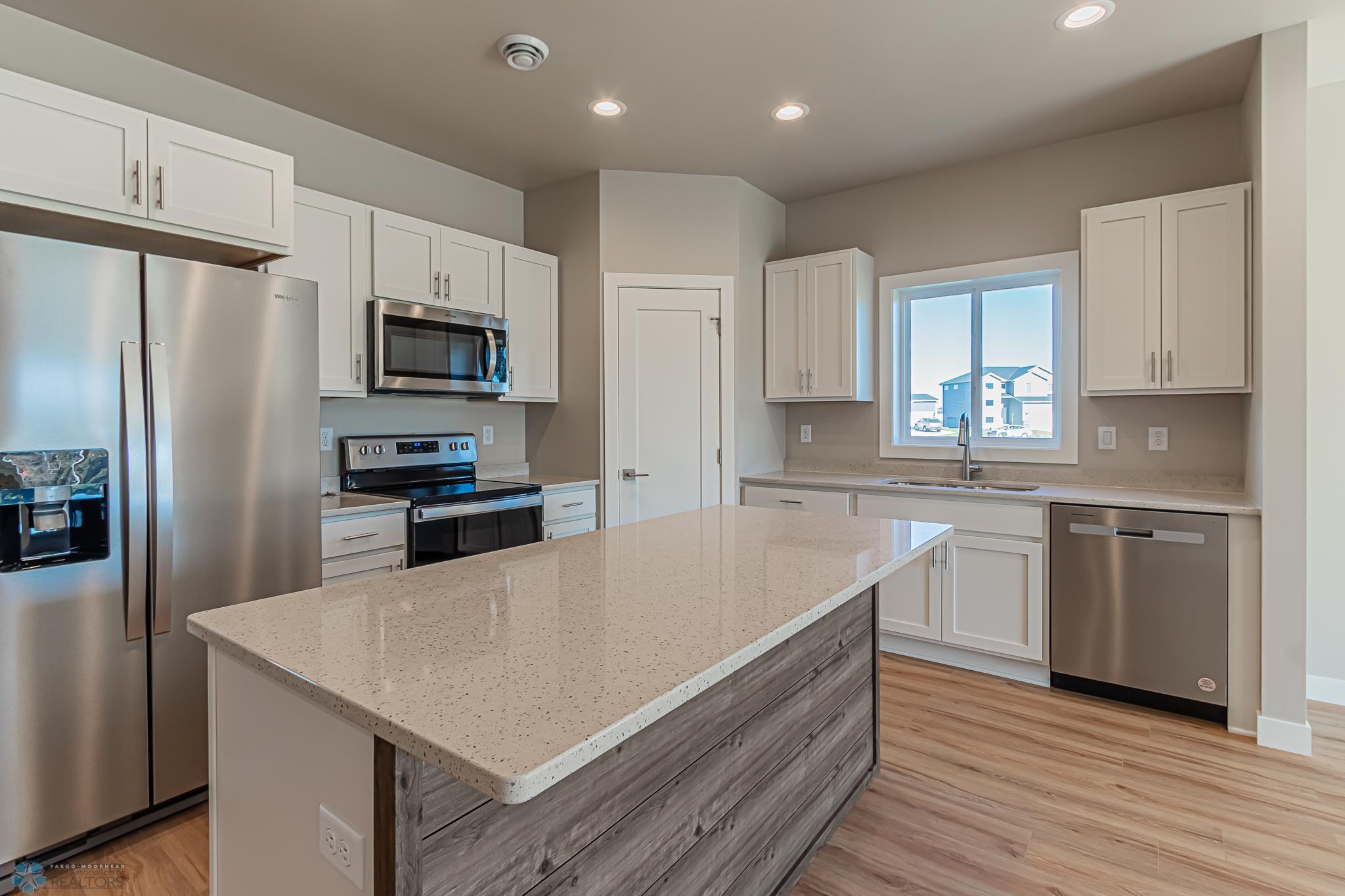 5867 Ellis Dr, West Fargo, ND-16.jpg