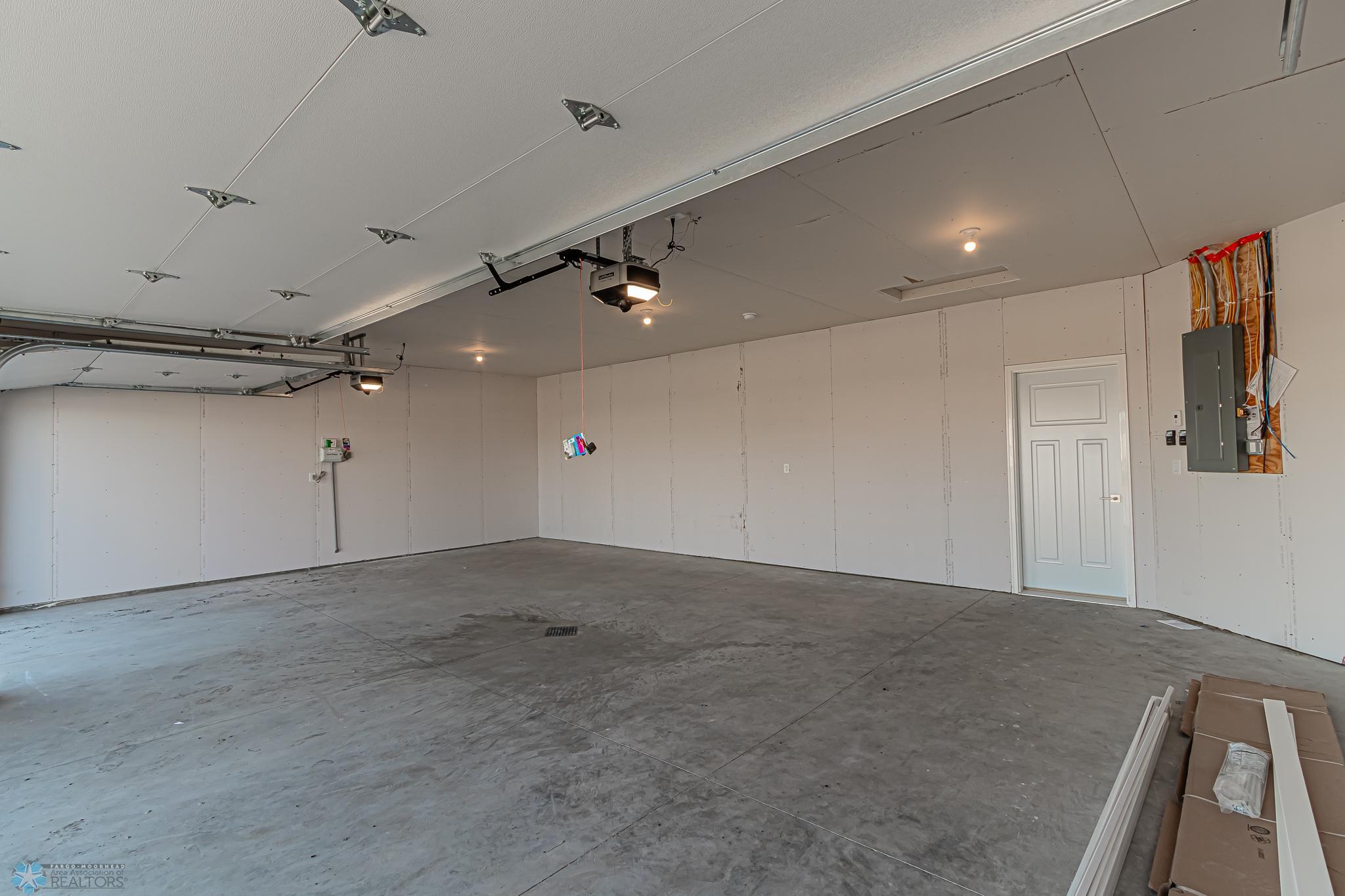 5867 Ellis Dr, West Fargo, ND-27.jpg