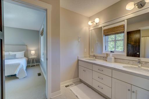 10079 Tapestry Hill, Lake Elmo, MN 55042