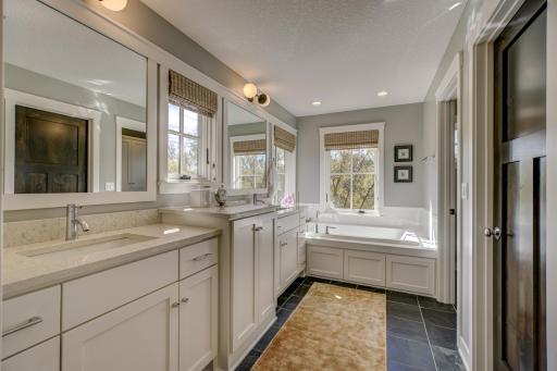 10079 Tapestry Hill, Lake Elmo, MN 55042
