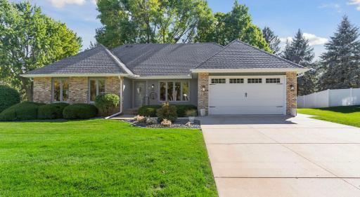 Welcome to 10415 40th Ave N, Plymouth MN 55441