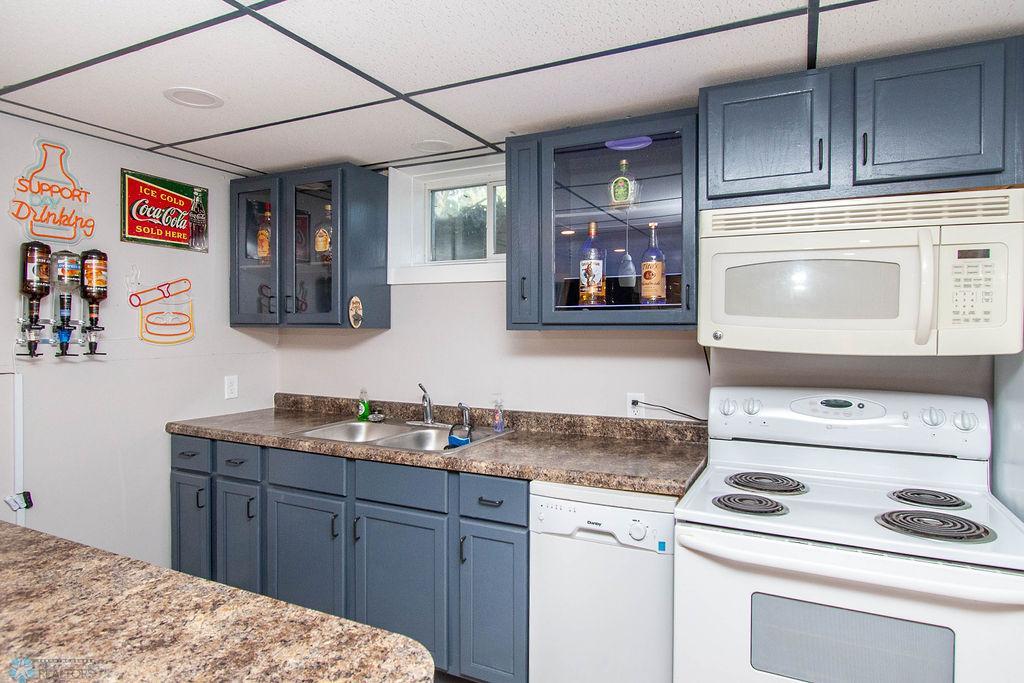 Basement Bar/Kitchen