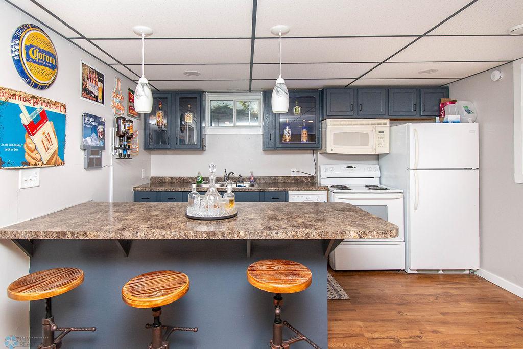 Basement Bar/Kitchen