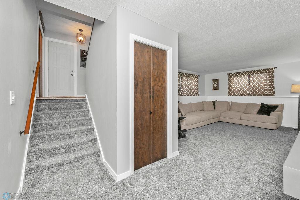 Foyer / Family Room
