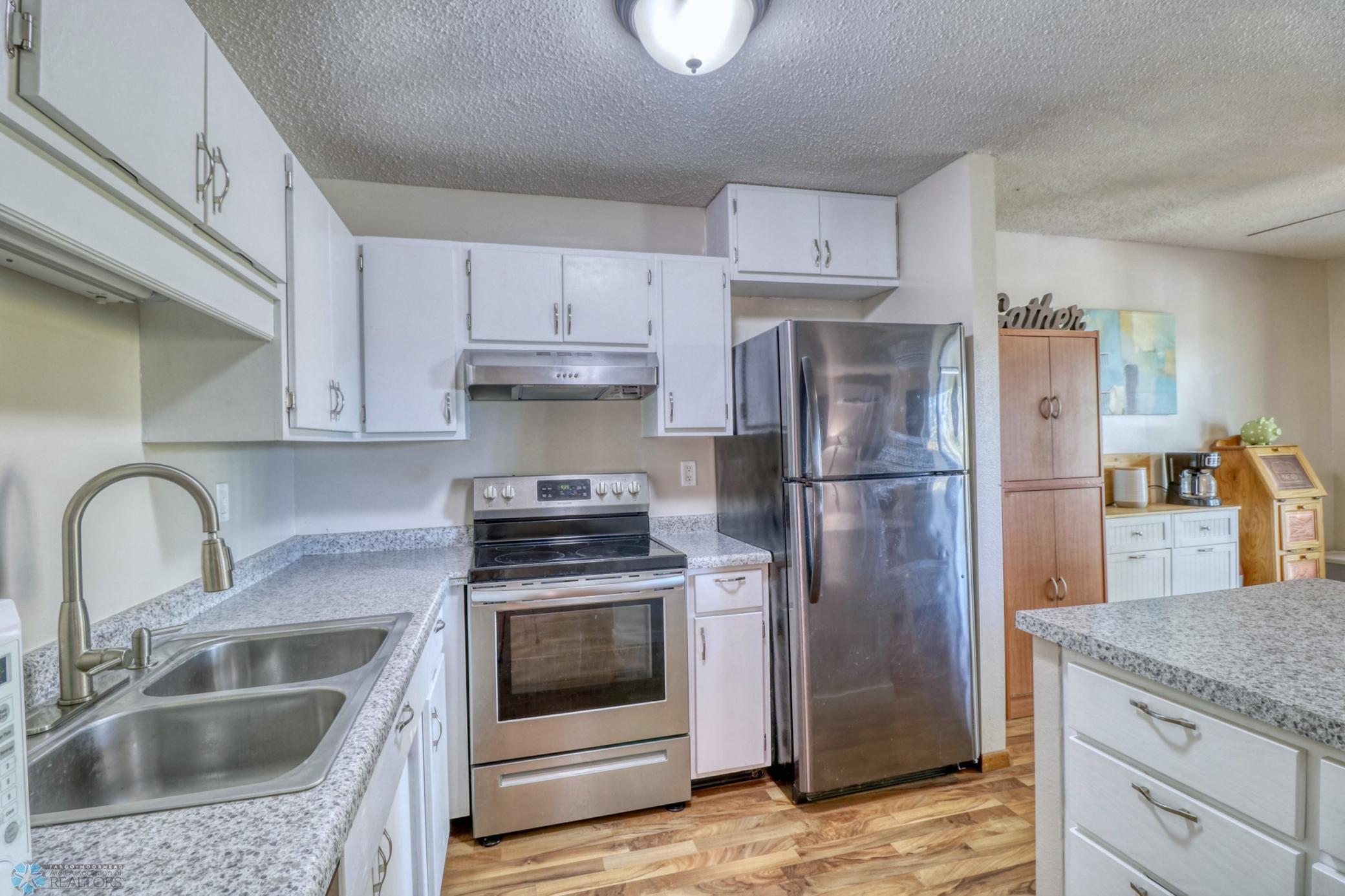 Kitchen1_2.jpg