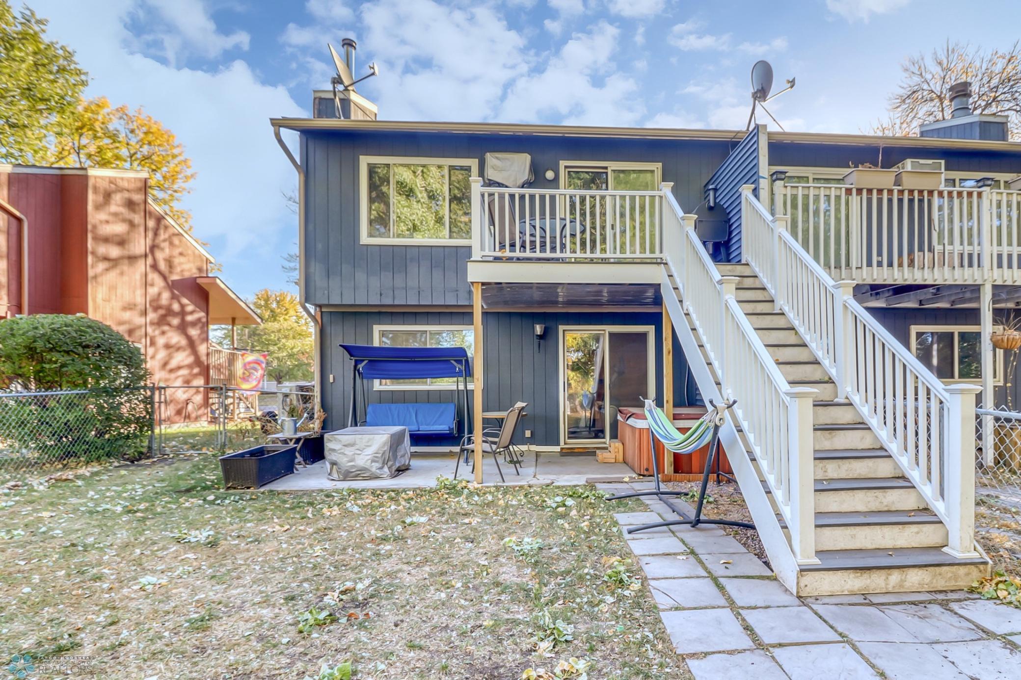 Backyard1_2.jpg
