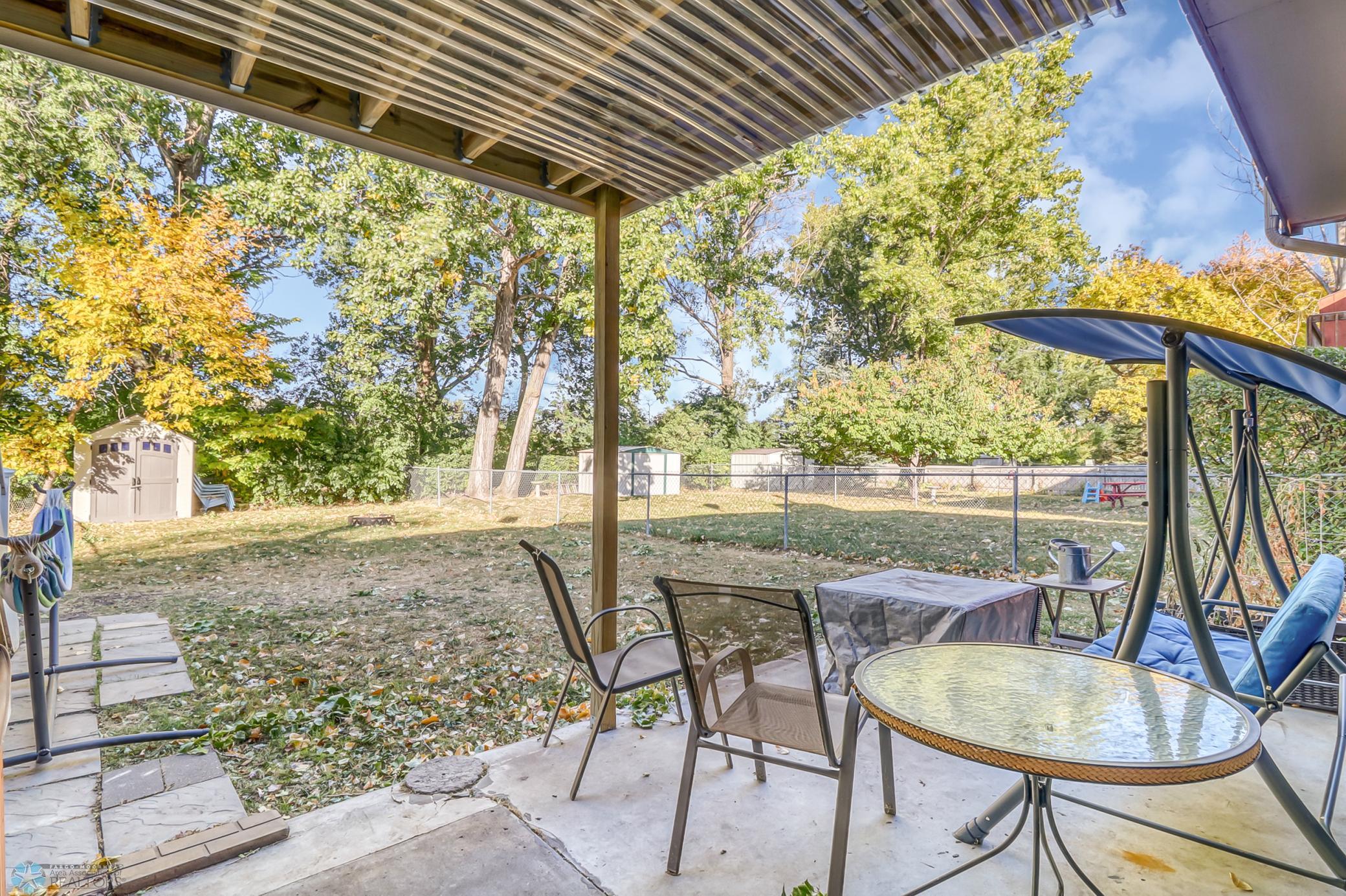 Backyard_patio1_1.jpg